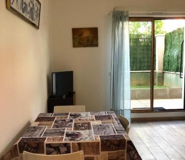 Saint-Denis Apartment | LOGEMENT ENTIER 2 PIECES PARKING 5'métro