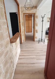 Figuerolles Apartment | Logement refait à neuf - Clim & Parking privé