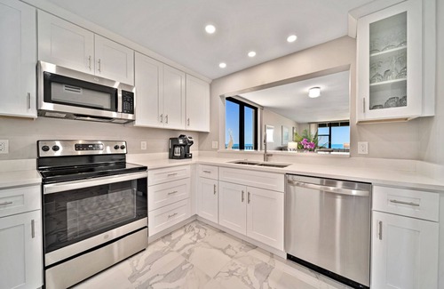 Sanibel Condo | Loggerhead Cay 114 is a beachfront vacation rental condo on Sanibel Island!