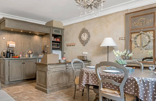 Oppede Condo | Loggia 2 Glycine | Résidence Les Petitons