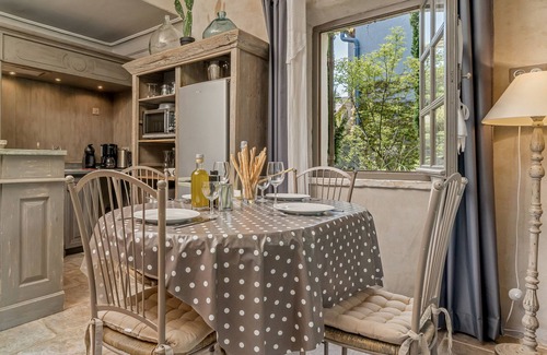 Oppede Condo | Loggia 5 Rosier | Résidence Les Petitons