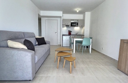 Serignan Apartment | LOGGIA VERDE -Spacious and bright apartment in a residence 450m from the sea. (ref 351177)