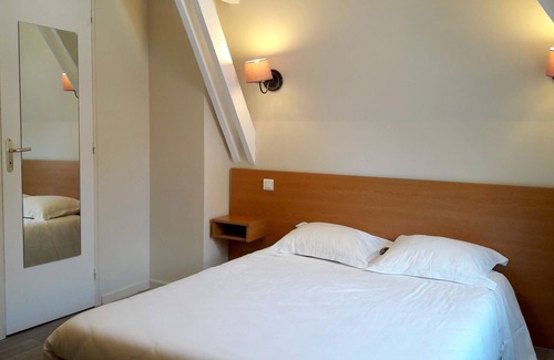 Autoire Hotel | Logis Auberge de la Fontaine