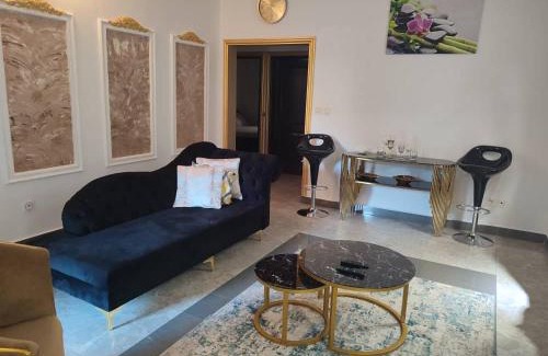 Yaounde Apartment | LOGIS D'HERGUINE - SUITE AGNES - 4 personnes - Piscine - Salle de Mariage