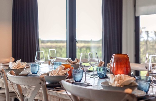 Houtem Apartment | Logis Espoir - A spacious holiday home with garden