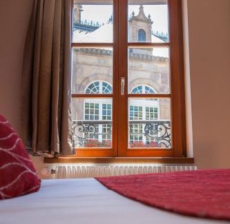 Obernai Hotel | Logis Hôtel De La Cloche