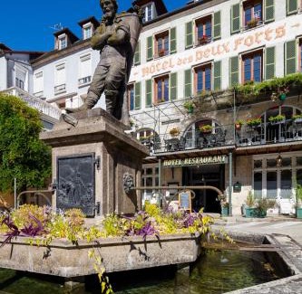 Salins-les-Bains Hotel | Logis Hôtel des Deux Forts