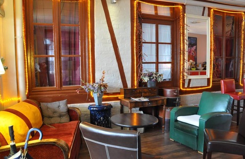 Bourgtheroulde-Infreville Hotel | Logis Hôtel La Corne d'Abondance