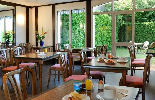 Saint-Benoit-sur-Loire Hotel | Logis Hôtel Restaurant Du Labrador