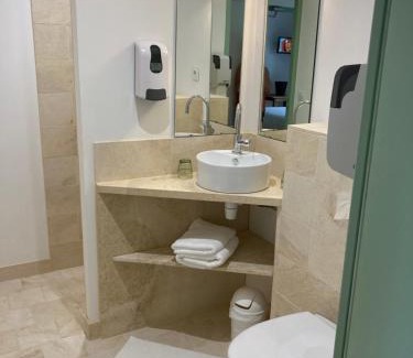 Bruere-Allichamps Hotel | Logis Hôtel Les TILLEULS