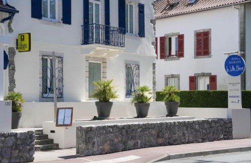 Cambo-les-Bains Hotel | Logis Hôtel & Restaurant La Villa Bleue