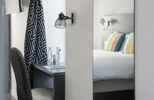 Cambo-les-Bains Hotel | Logis Hôtel & Restaurant La Villa Bleue