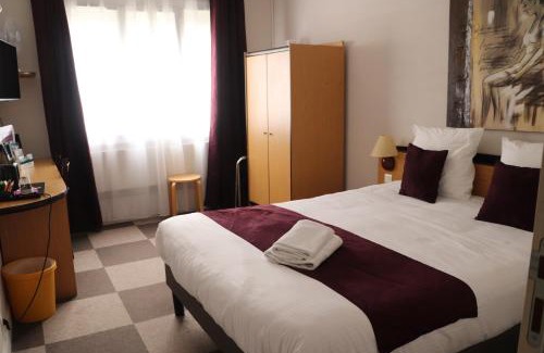 Lisieux Hotel | Logis Hôtel-Restaurant La Coupe d'Or