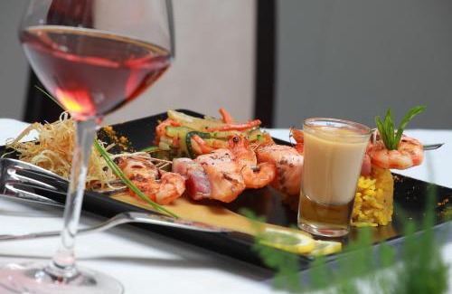 Marconne Hotel | Logis - Hôtel & restaurant Les Trois Fontaines