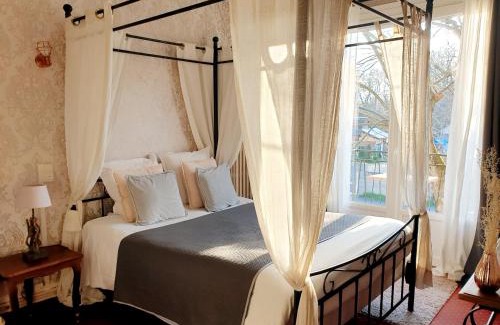 La Ferte-Saint-Cyr Hotel | Logis Hôtel Saint Cyr