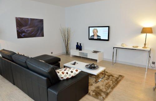Celles-sur-Belle Hotel | Logis Hostellerie de l'Abbaye