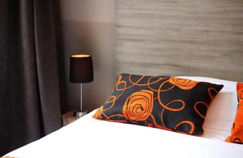 Celles-sur-Belle Hotel | Logis Hostellerie de l'Abbaye