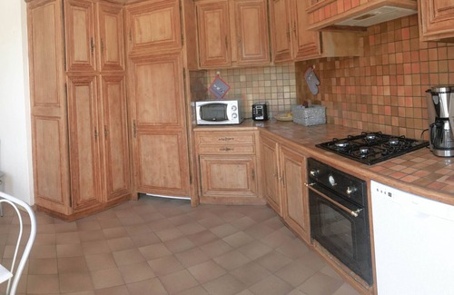 Blois House | Loire Valley 2 bedroom 1 private bathroom hospitality in our House w/Trampoline!