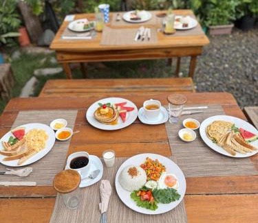 Puerto Princesa City Centre House | Lokal Hut Bed and Breakfast