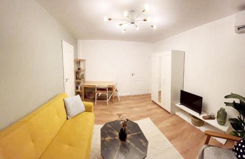 Bucharest Apartment | Lola’s apartament close to city center