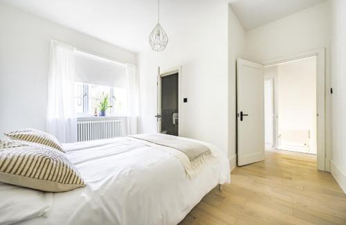 Grange Apartment | London Calling 3 bed 3 baths 5 mins from train into City