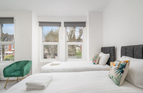 Stonebridge Apartment | London Selwyn Unique & Stylish Studios