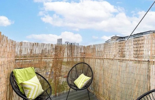 Stratford and New Town Apartment | LondonAprt/1Bed/Balcony/Gym/Tv/Wifi