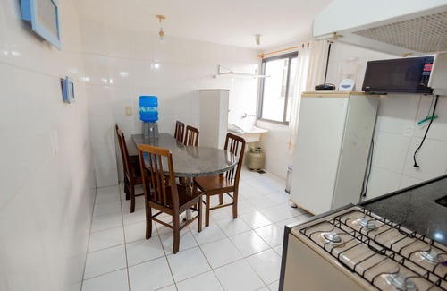 Praia do Morro Apartment | LONDRES 201 BUILDING, 2 bedroom apartment, 1 garage, air conditioning in the suite, 200m from MORRO BEACH.