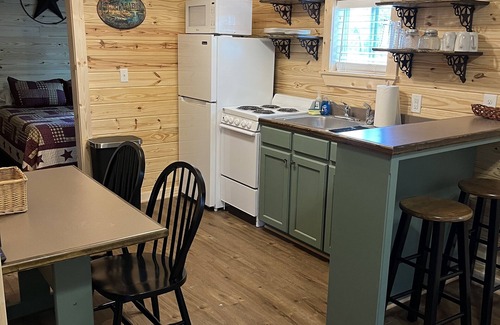 Maud Cabin | Lone Star Cabin