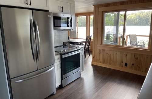 Mount Desert Cottage | “Long Pond Cottage" Lakefront on Mount Desert Island Sleeps 6