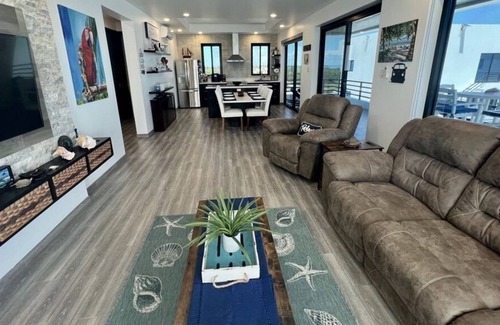 Caye Caulker Condo | Long Term Exquisite Caye Caulker Condo. 3rd Floor With Elevator.