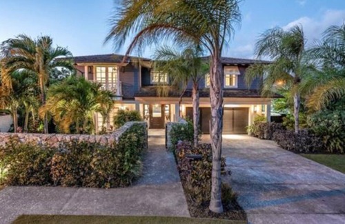 Kahala House | Long term rental near beach in Kahala with Pool
