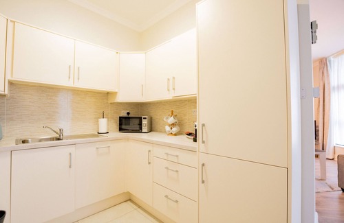 Galway City Centre Apartment | Long Walk Hideaway - GF 2Bed/2Bath