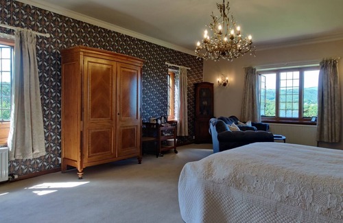 Bossington Bed & Breakfast | Longpool en-suite double room