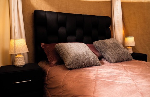 Calacali Hotel | Look & Luck Glamping by David