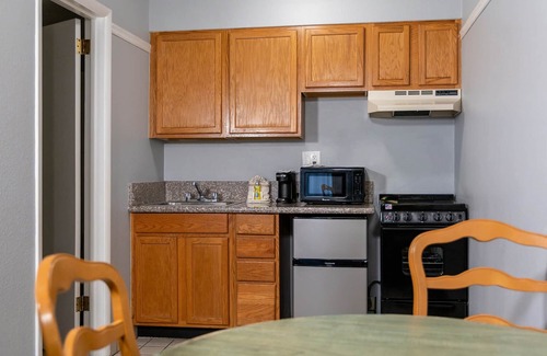 Downtown Reno House | Look No Further! 2 Great Units, Indoor Pool, Minutes to Nevada Museum Art!