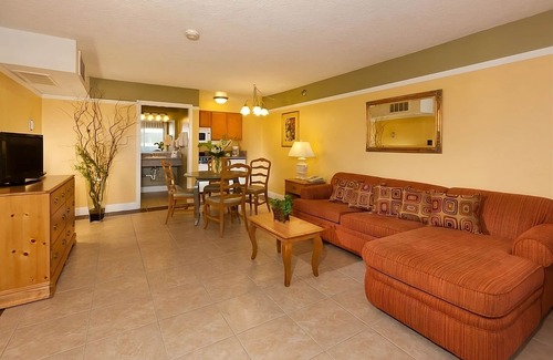 Downtown Reno House | Look No Further! 2 Great Units, Indoor Pool, Minutes to Nevada Museum Art!