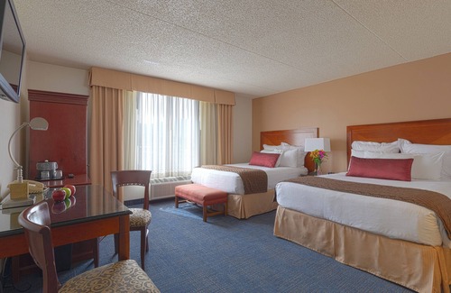 Wenatchee Hotel | Looking for a Peaceful Location w/Relaxing View? Spacious Room w/Large Window