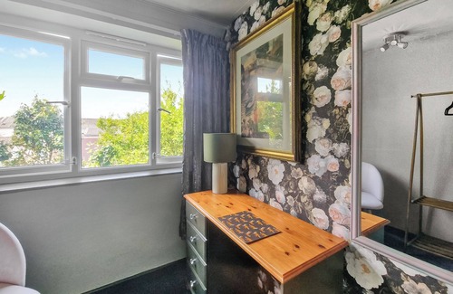 Redruth Cottage | Looking for accommodation for large groups of friends or extended families.
