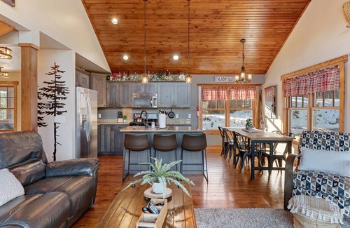 Deadwood Cabin | Lookout Tower - Access to Pool!