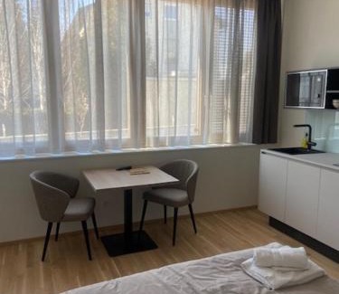 Pradl Apartment | LOOMZ living Self-check-in