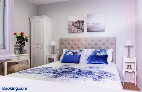 Como City Centre House | Lora Center Room