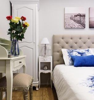 Como City Centre House | Lora Center Room