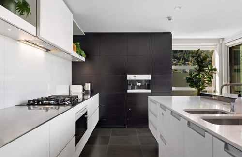 Fernhill Apartment | Lordons Penthouse | Hot Tub, BBQ, Gas Fire, A/C