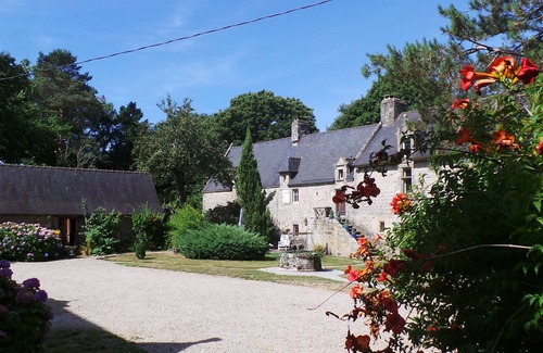 Languidic Cottage | Lordship of 17 ° of character, in a large enclosed garden with trees