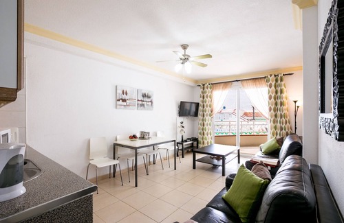 Los Cristianos Apartment | Los Cristianos - FREE WIFI- 2 bed 2 bathroom Apt Ground Floor Poolside
