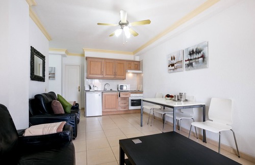 Los Cristianos Apartment | Los Cristianos - FREE WIFI- 2 bed 2 bathroom Apt Ground Floor Poolside