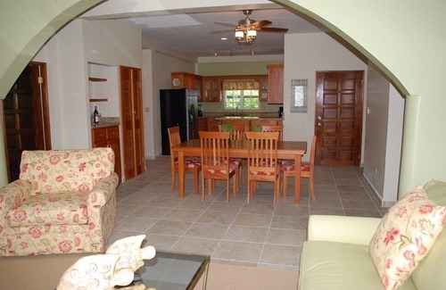 Placencia Condo | Los Porticos Villas (Villa 6C) - Luxurious Beach View Condo