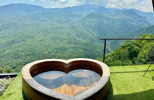 Yenokavan Hotel | Lost in Sky