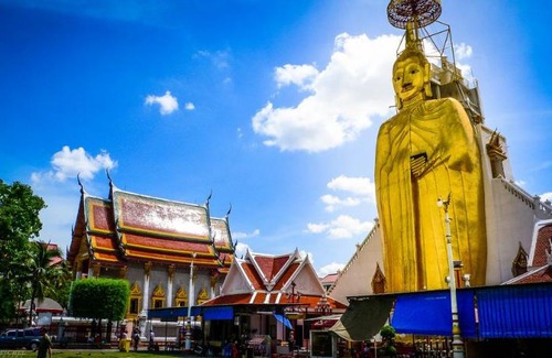 Bang Khun Phrom Hotel | Lost Inn BKK